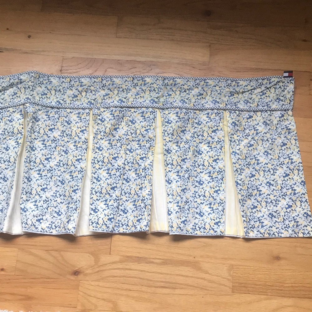Tommy Hilfiger valance